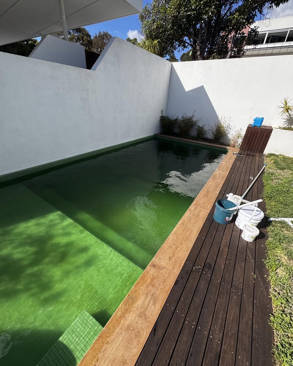 Green pool in wembley downs